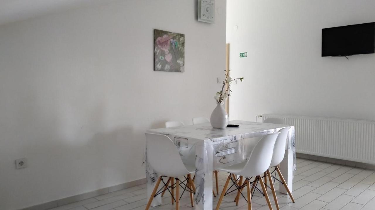 Premium Apartments Adore Novalja Exterior photo