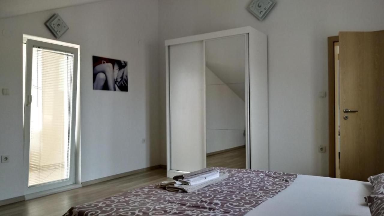 Premium Apartments Adore Novalja Exterior photo